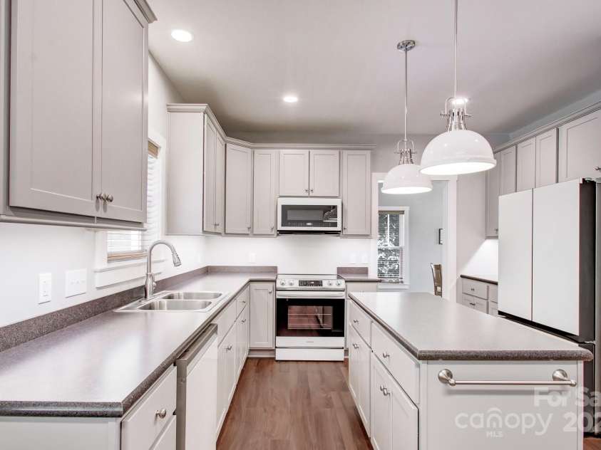 180 & 182 Ellerslie Acre None, Hendersonville, NC 28739.  MLS# CAR4273081, YatesRealty ID 23579. 