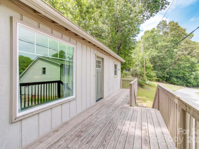 180 & 182 Ellerslie Acre None, Hendersonville, NC 28739.  MLS# CAR4273081, YatesRealty ID 23579. 