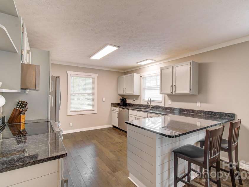 180 & 182 Ellerslie Acre None, Hendersonville, NC 28739.  MLS# CAR4273081, YatesRealty ID 23579. 