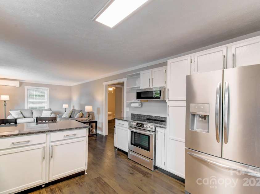 180 & 182 Ellerslie Acre None, Hendersonville, NC 28739.  MLS# CAR4273081, YatesRealty ID 23579. 