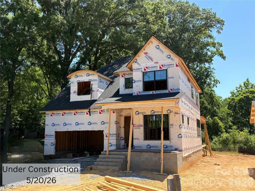 20396 Queens Street, Cornelius, NC 28031.  MLS# CAR4377185, YatesRealty ID 23579. 