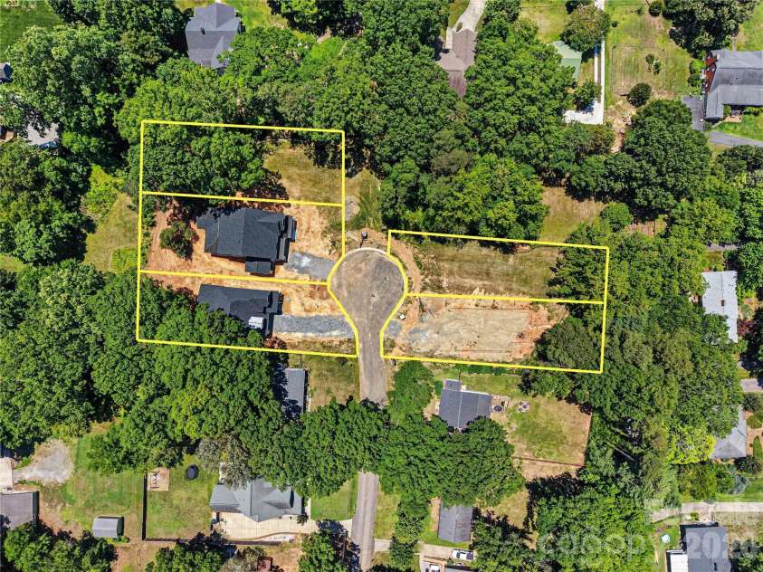 20396 Queens Street, Cornelius, NC 28031.  MLS# CAR4377185, YatesRealty ID 23579. 