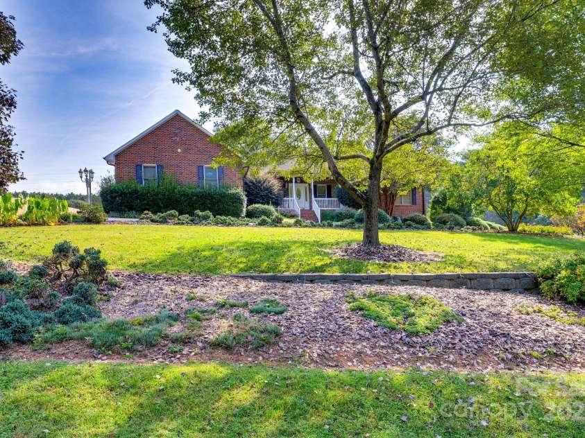 3132 Fox Den Circle, Iron Station, NC 28080.  MLS# CAR4292506, YatesRealty ID 2358. 