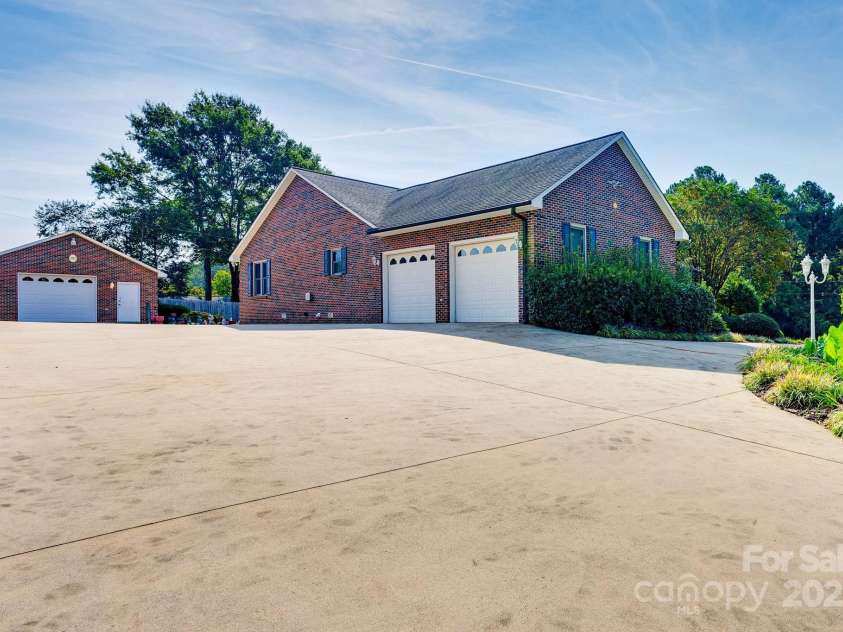 3132 Fox Den Circle, Iron Station, NC 28080.  MLS# CAR4292506, YatesRealty ID 2358. 