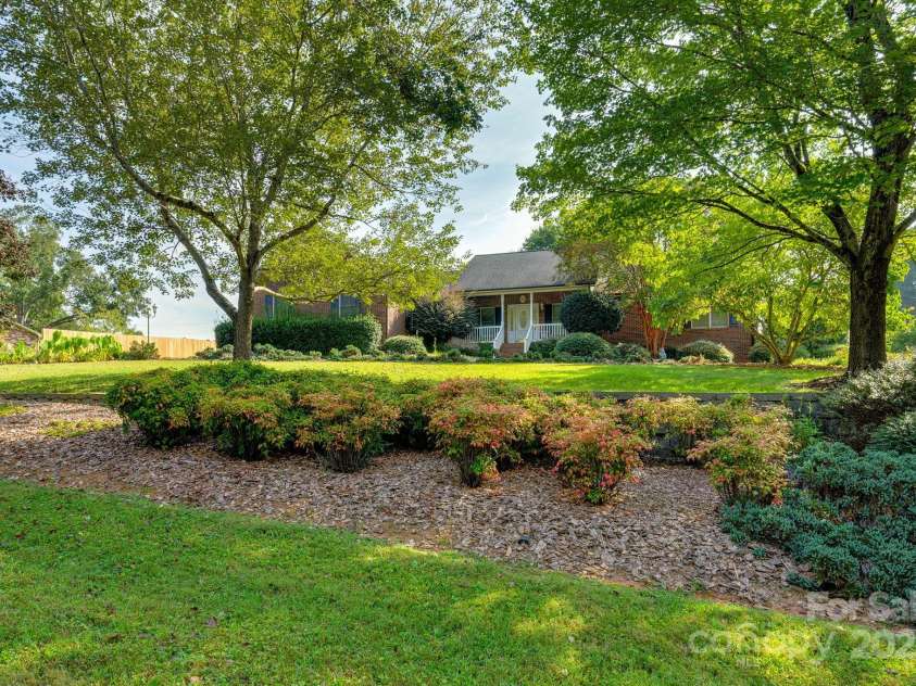 3132 Fox Den Circle, Iron Station, NC 28080.  MLS# CAR4292506, YatesRealty ID 2358. 