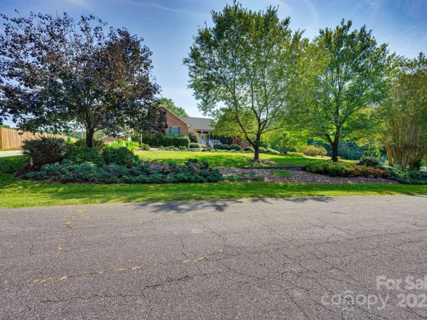 3132 Fox Den Circle, Iron Station, NC 28080.  MLS# CAR4292506, YatesRealty ID 2358. 