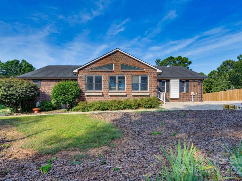 3132 Fox Den Circle, Iron Station, NC 28080.  MLS# CAR4292506, YatesRealty ID 2358. 