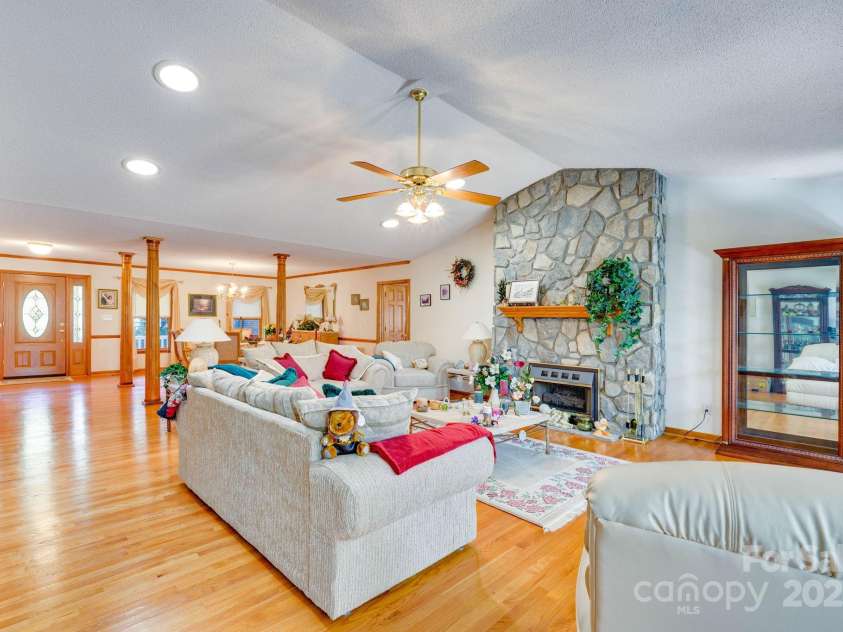 3132 Fox Den Circle, Iron Station, NC 28080.  MLS# CAR4292506, YatesRealty ID 2358. 