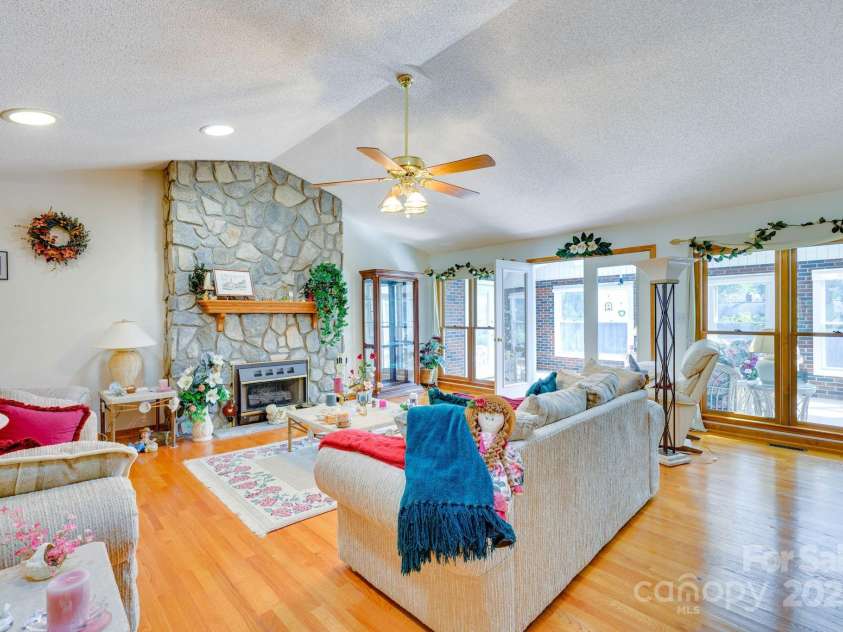 3132 Fox Den Circle, Iron Station, NC 28080.  MLS# CAR4292506, YatesRealty ID 2358. 