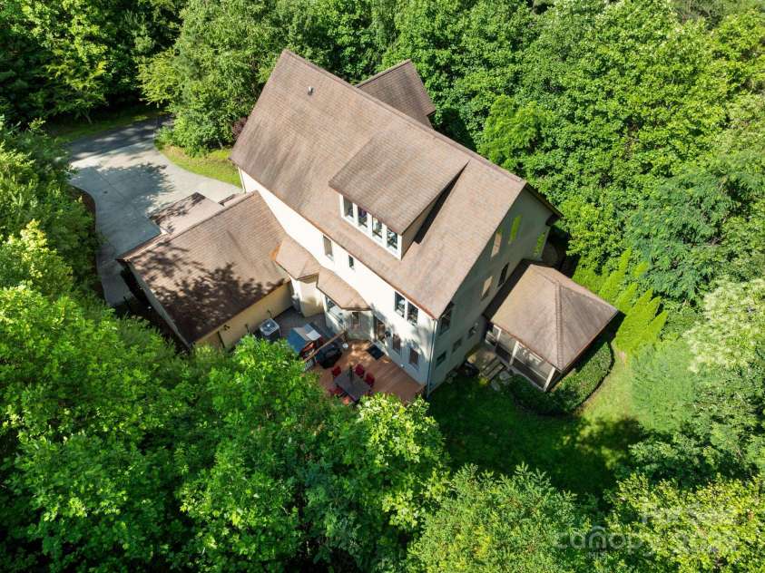 102 Gap Creek Road, Fletcher, NC 28732.  MLS# CAR4275624, YatesRealty ID 23580. Cozy Hidden Retreat