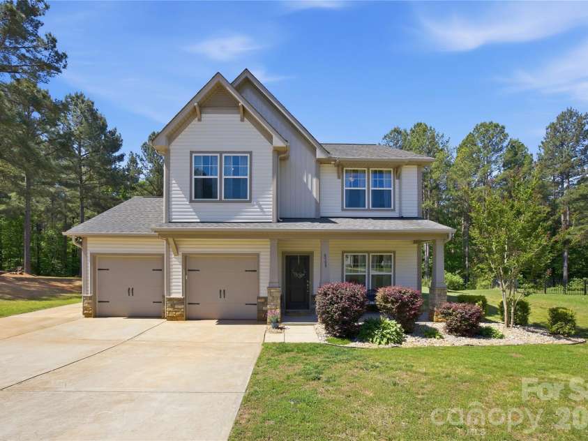 6509 Coniferous Circle, Waxhaw, NC 28173.  MLS# CAR4372903, YatesRealty ID 23580. 