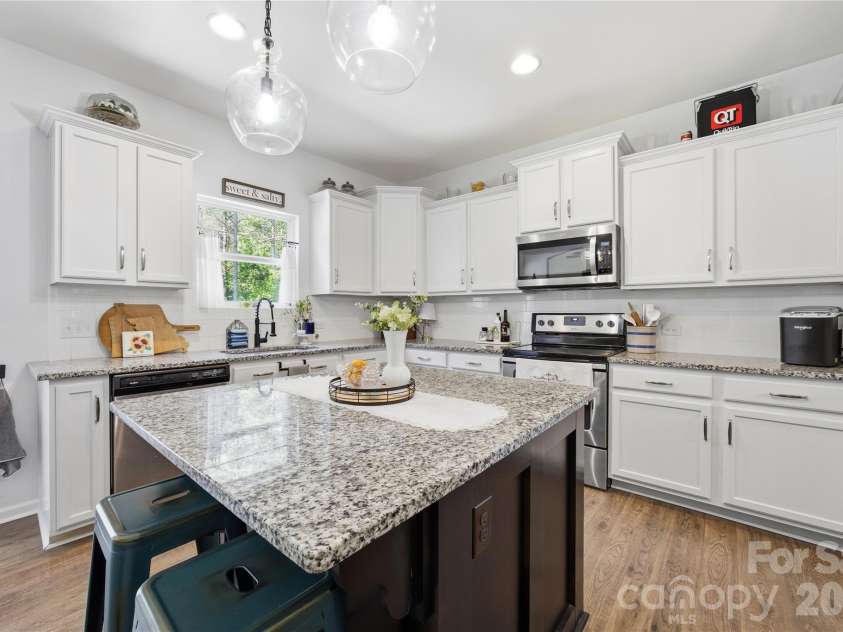 6509 Coniferous Circle, Waxhaw, NC 28173.  MLS# CAR4372903, YatesRealty ID 23580. 