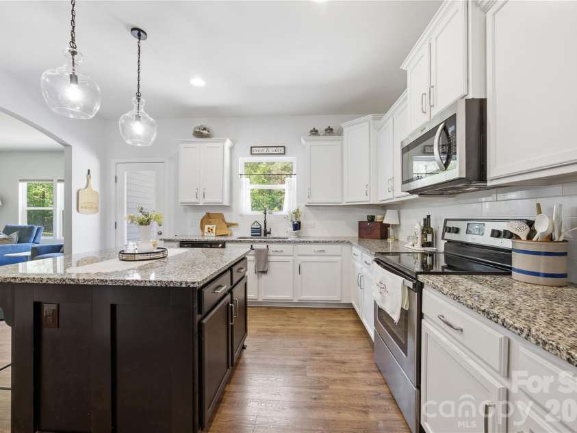 6509 Coniferous Circle, Waxhaw, NC 28173.  MLS# CAR4372903, YatesRealty ID 23580. 