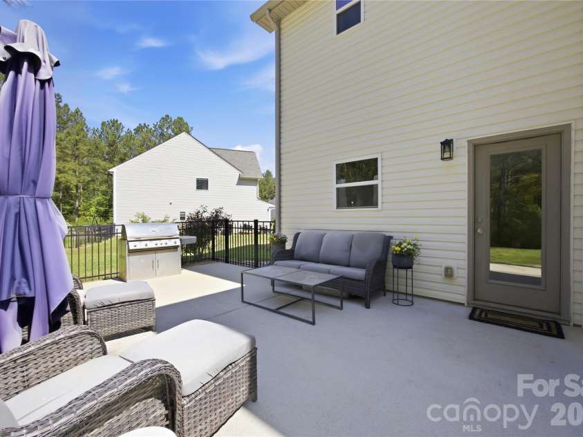 6509 Coniferous Circle, Waxhaw, NC 28173.  MLS# CAR4372903, YatesRealty ID 23580. 
