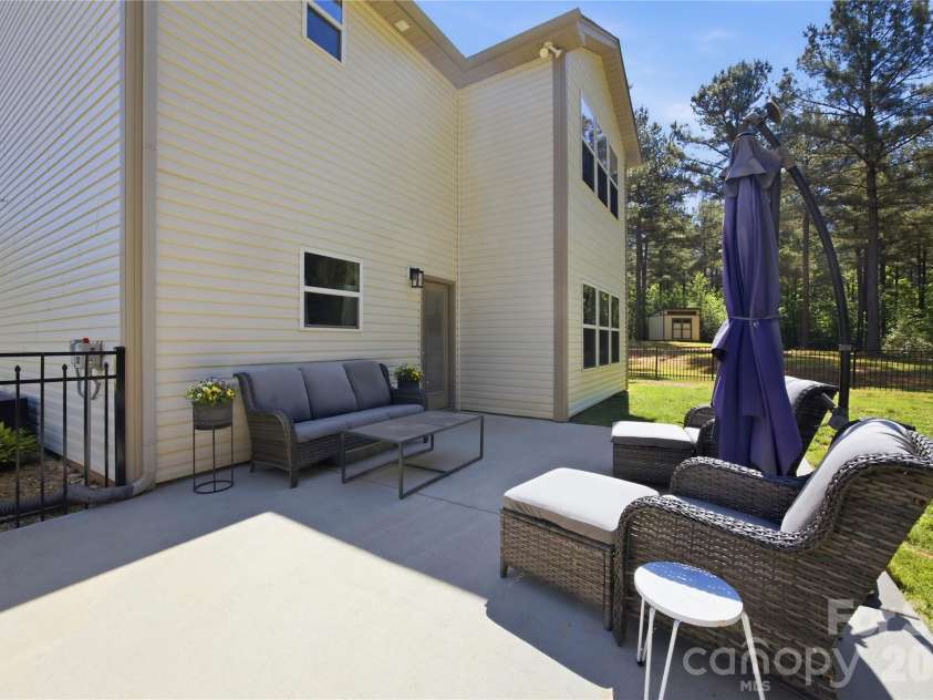 6509 Coniferous Circle, Waxhaw, NC 28173.  MLS# CAR4372903, YatesRealty ID 23580. 