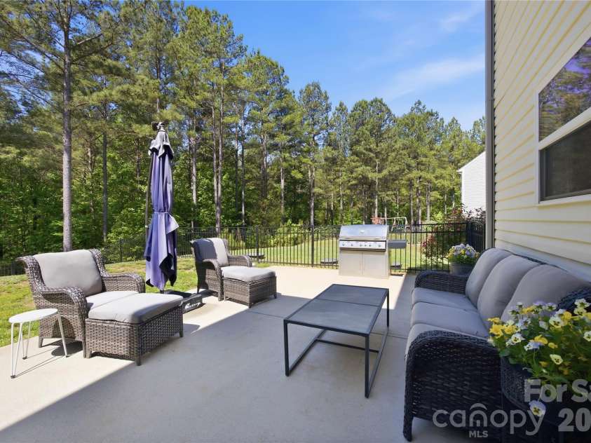 6509 Coniferous Circle, Waxhaw, NC 28173.  MLS# CAR4372903, YatesRealty ID 23580. 