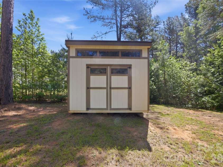 6509 Coniferous Circle, Waxhaw, NC 28173.  MLS# CAR4372903, YatesRealty ID 23580. 