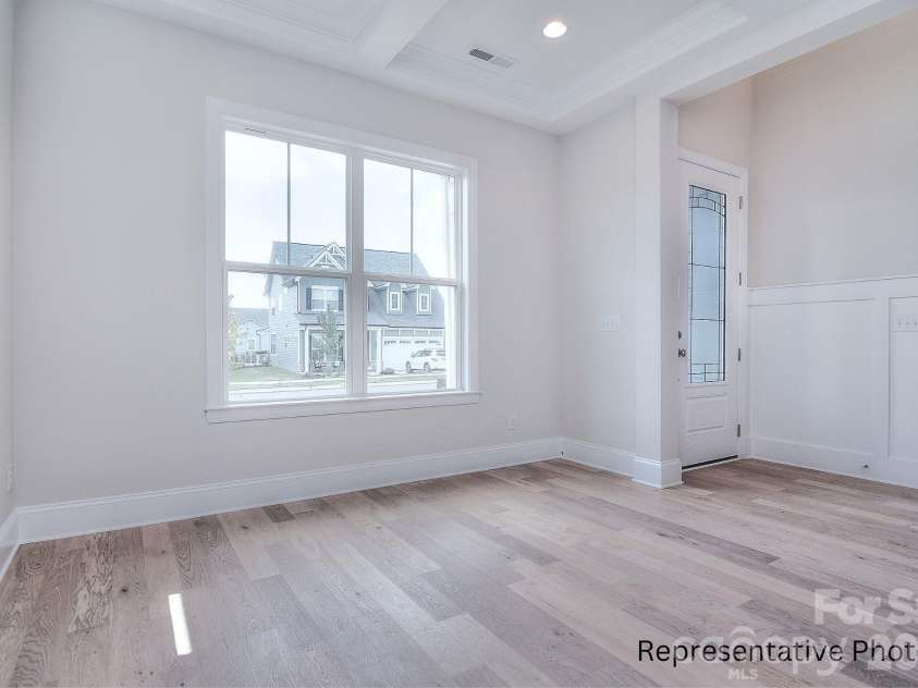20392 Queens Street, Cornelius, NC 28031.  MLS# CAR4372699, YatesRealty ID 23581. 