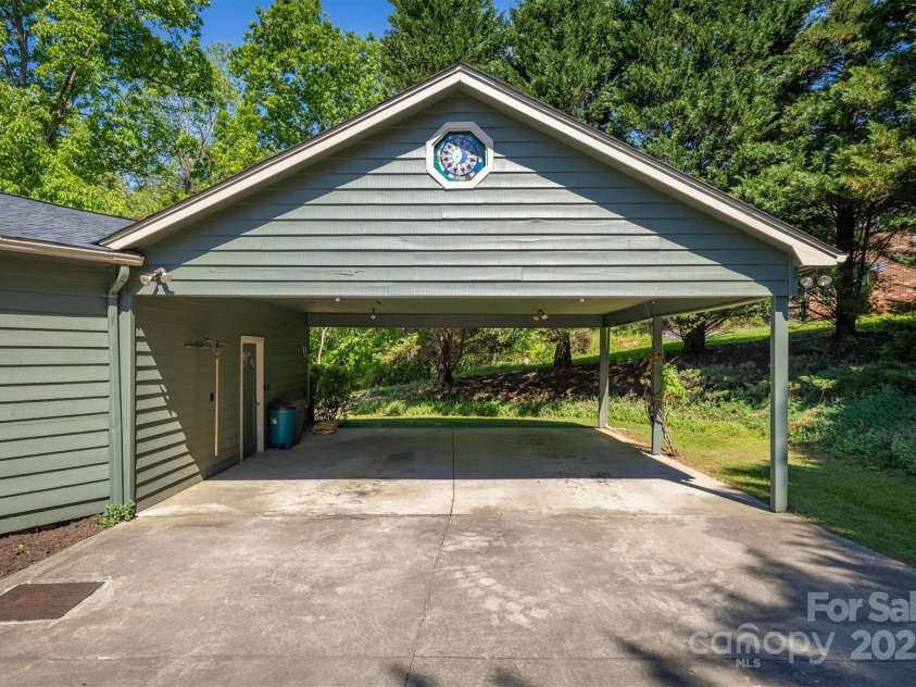 3535 Terra Firma Drive, Lenoir, NC 28645.  MLS# CAR4248381, YatesRealty ID 23581. 