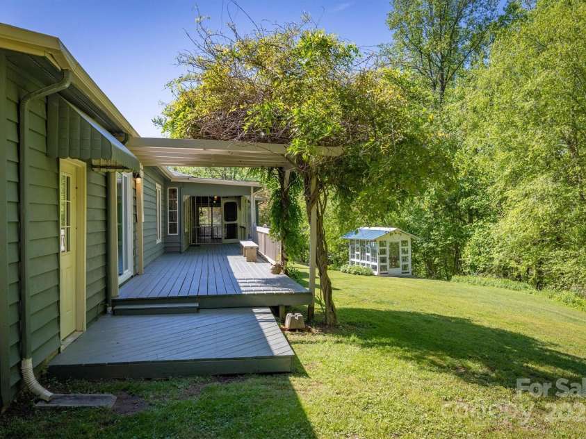 3535 Terra Firma Drive, Lenoir, NC 28645.  MLS# CAR4248381, YatesRealty ID 23581. 