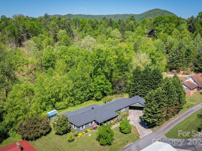 3535 Terra Firma Drive, Lenoir, NC 28645.  MLS# CAR4248381, YatesRealty ID 23581. 