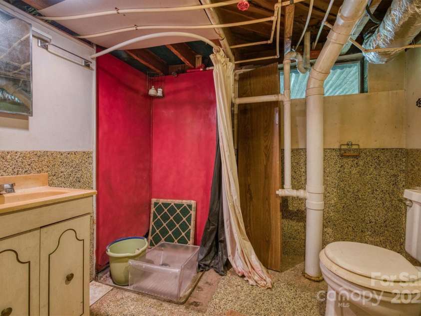 3535 Terra Firma Drive, Lenoir, NC 28645.  MLS# CAR4248381, YatesRealty ID 23581. 