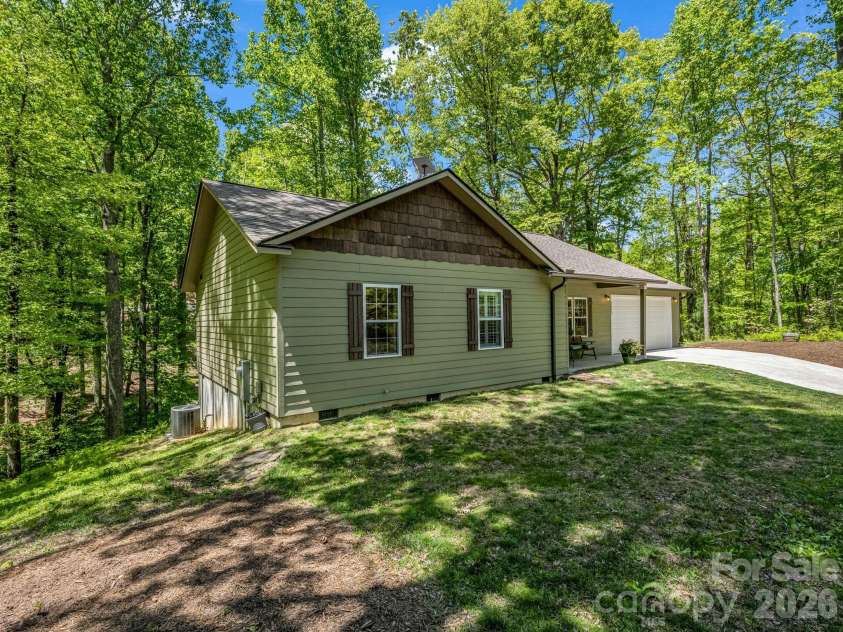 135 Half Moon Lane, Brevard, NC 28712.  MLS# CAR4378080, YatesRealty ID 23583. 