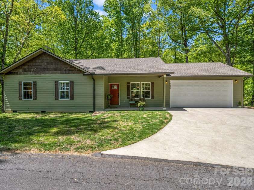 135 Half Moon Lane, Brevard, NC 28712.  MLS# CAR4378080, YatesRealty ID 23583. 
