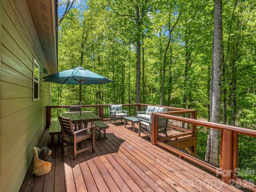 135 Half Moon Lane, Brevard, NC 28712.  MLS# CAR4378080, YatesRealty ID 23583. 