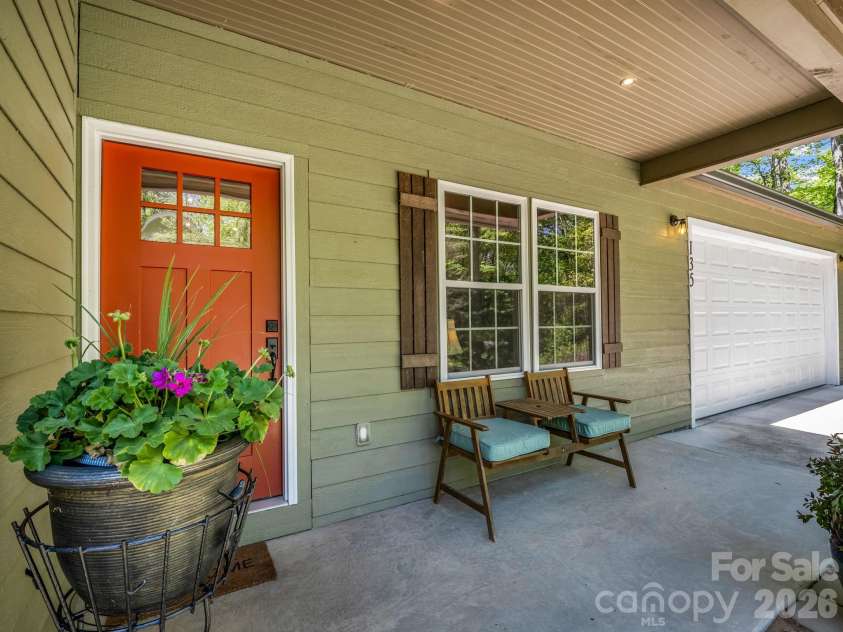 135 Half Moon Lane, Brevard, NC 28712.  MLS# CAR4378080, YatesRealty ID 23583. 