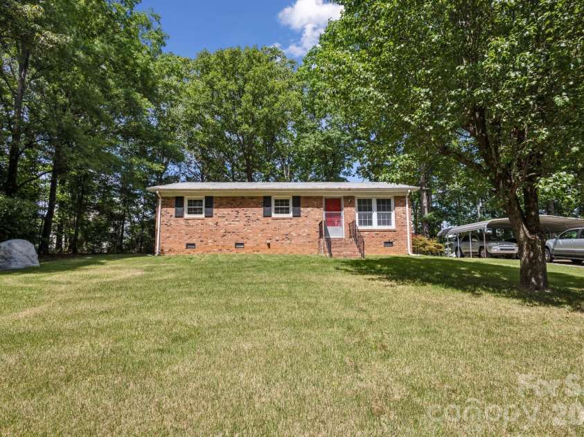 1975 Peace Road, Fort Mill, SC 29715.  MLS# CAR4377225, YatesRealty ID 23585. 