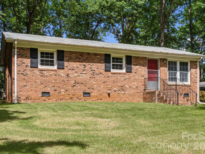 1975 Peace Road, Fort Mill, SC 29715.  MLS# CAR4377225, YatesRealty ID 23585. 