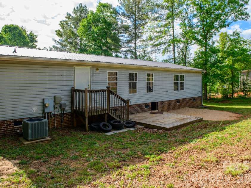 4137 Alderbrook Court, Lenoir, NC 28645.  MLS# CAR4374105, YatesRealty ID 23587. 
