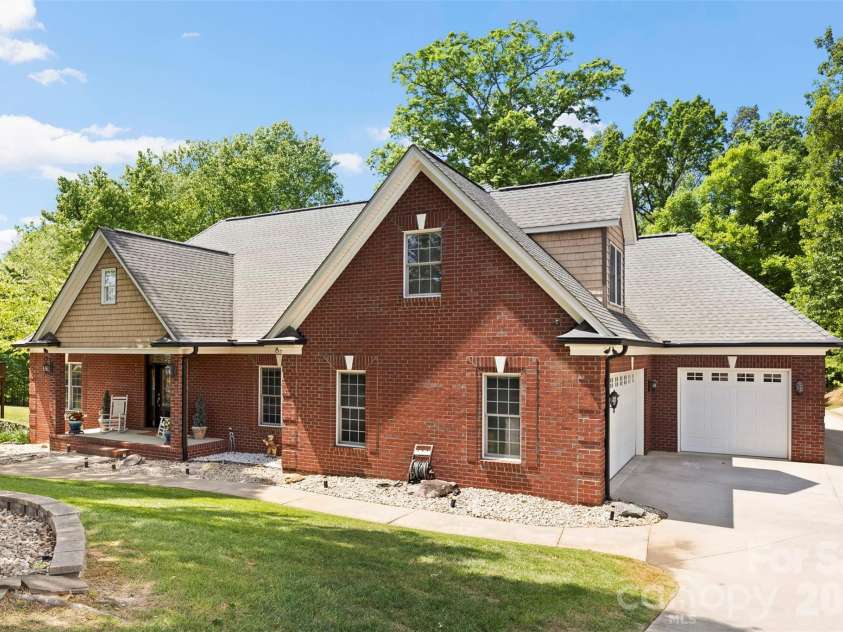 5424 Old Town Lane, Gastonia, NC 28056.  MLS# CAR4372373, YatesRealty ID 23588. 