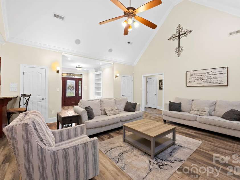 5424 Old Town Lane, Gastonia, NC 28056.  MLS# CAR4372373, YatesRealty ID 23588. 