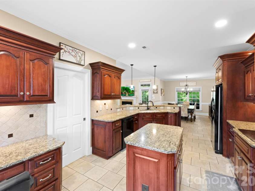 5424 Old Town Lane, Gastonia, NC 28056.  MLS# CAR4372373, YatesRealty ID 23588. 
