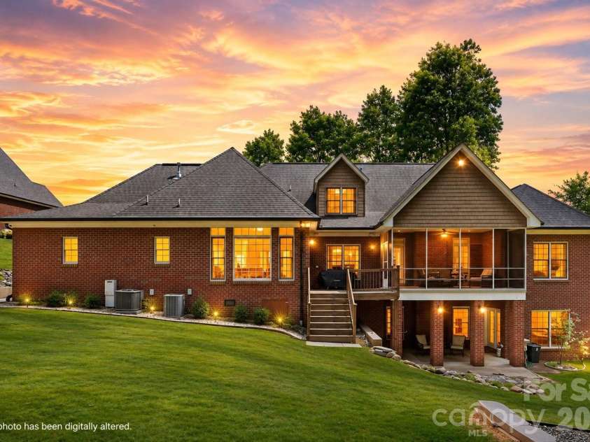 5424 Old Town Lane, Gastonia, NC 28056.  MLS# CAR4372373, YatesRealty ID 23588. 