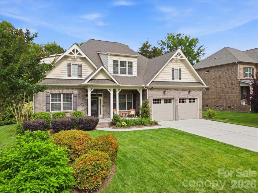 4005 Stonehill Lane, Matthews, NC 28104.  MLS# CAR4380578, YatesRealty ID 23589. 