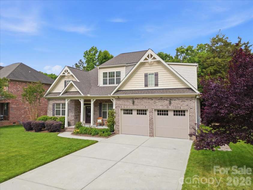 4005 Stonehill Lane, Matthews, NC 28104.  MLS# CAR4380578, YatesRealty ID 23589. 