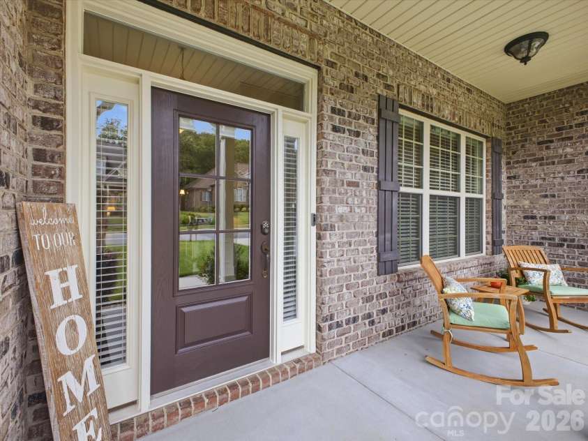 4005 Stonehill Lane, Matthews, NC 28104.  MLS# CAR4380578, YatesRealty ID 23589. 