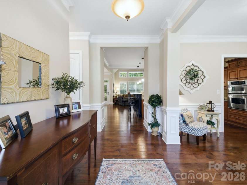 4005 Stonehill Lane, Matthews, NC 28104.  MLS# CAR4380578, YatesRealty ID 23589. 