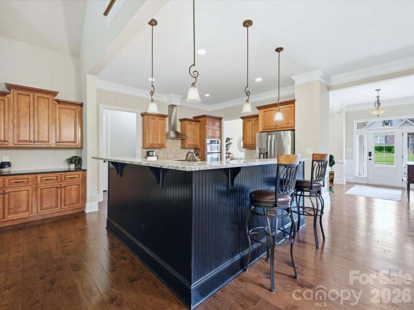 4005 Stonehill Lane, Matthews, NC 28104.  MLS# CAR4380578, YatesRealty ID 23589. 