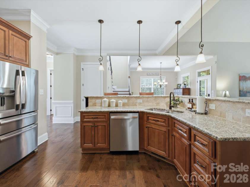 4005 Stonehill Lane, Matthews, NC 28104.  MLS# CAR4380578, YatesRealty ID 23589. 