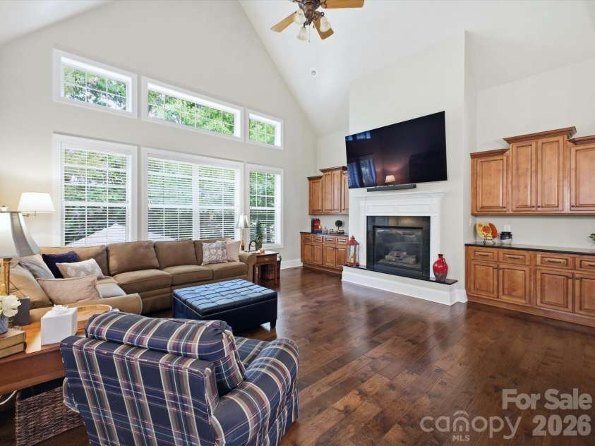 4005 Stonehill Lane, Matthews, NC 28104.  MLS# CAR4380578, YatesRealty ID 23589. 