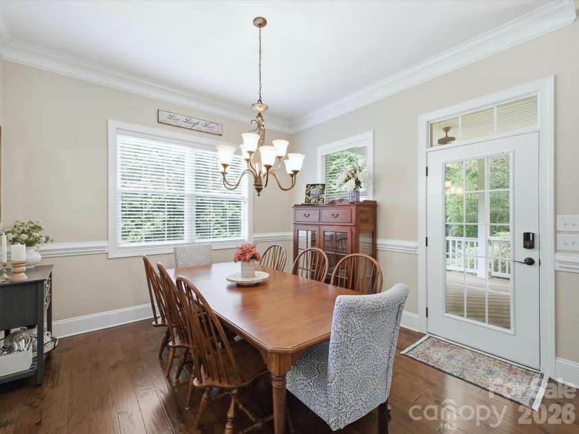 4005 Stonehill Lane, Matthews, NC 28104.  MLS# CAR4380578, YatesRealty ID 23589. 