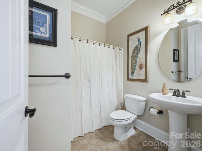 4005 Stonehill Lane, Matthews, NC 28104.  MLS# CAR4380578, YatesRealty ID 23589. 