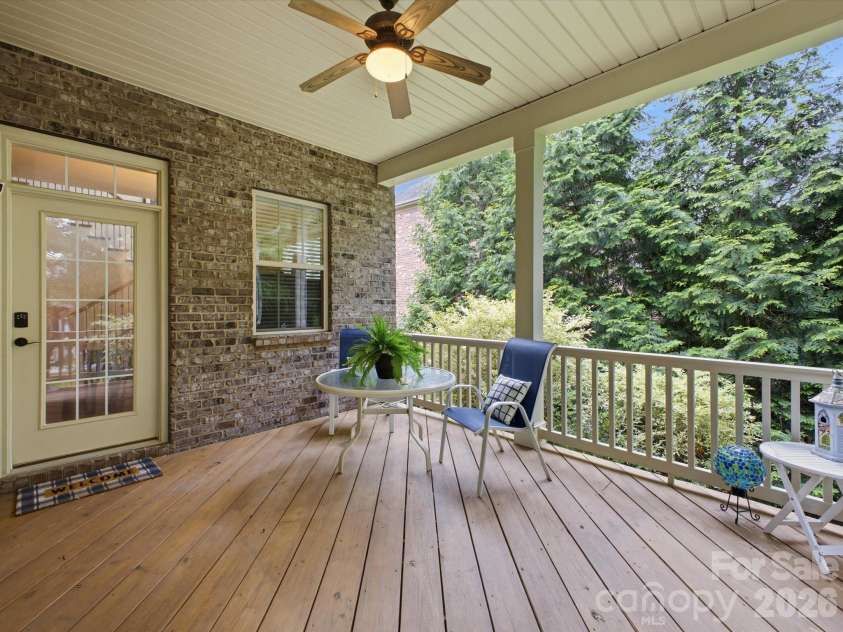 4005 Stonehill Lane, Matthews, NC 28104.  MLS# CAR4380578, YatesRealty ID 23589. 
