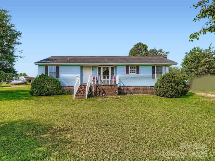 7785 Crestwood Drive, Kannapolis, NC 28081.  MLS# CAR4299268, YatesRealty ID 23589. 