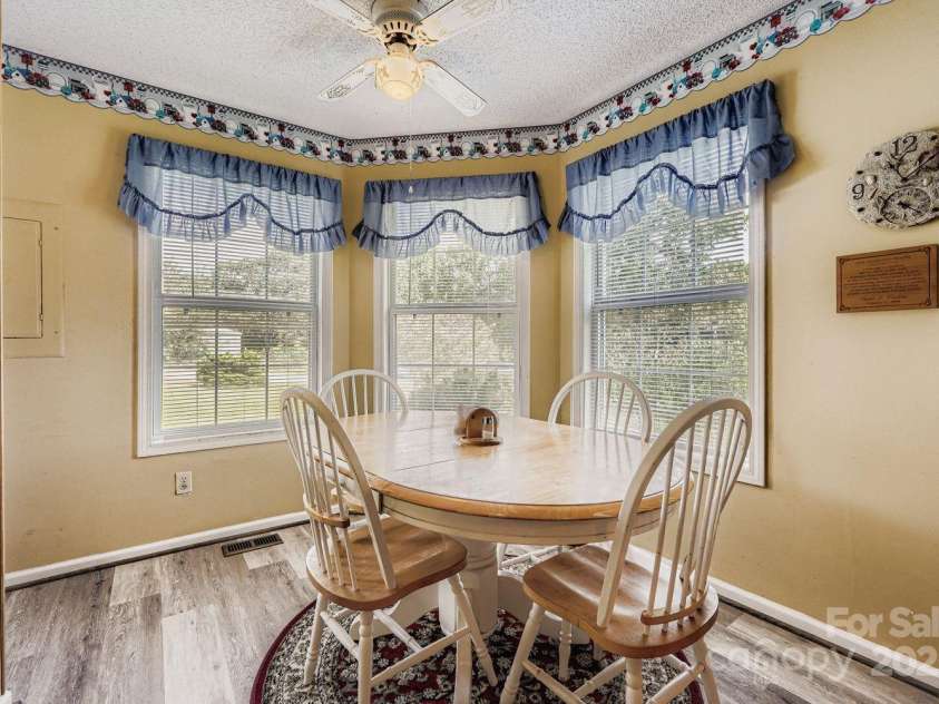 7785 Crestwood Drive, Kannapolis, NC 28081.  MLS# CAR4299268, YatesRealty ID 23589. 