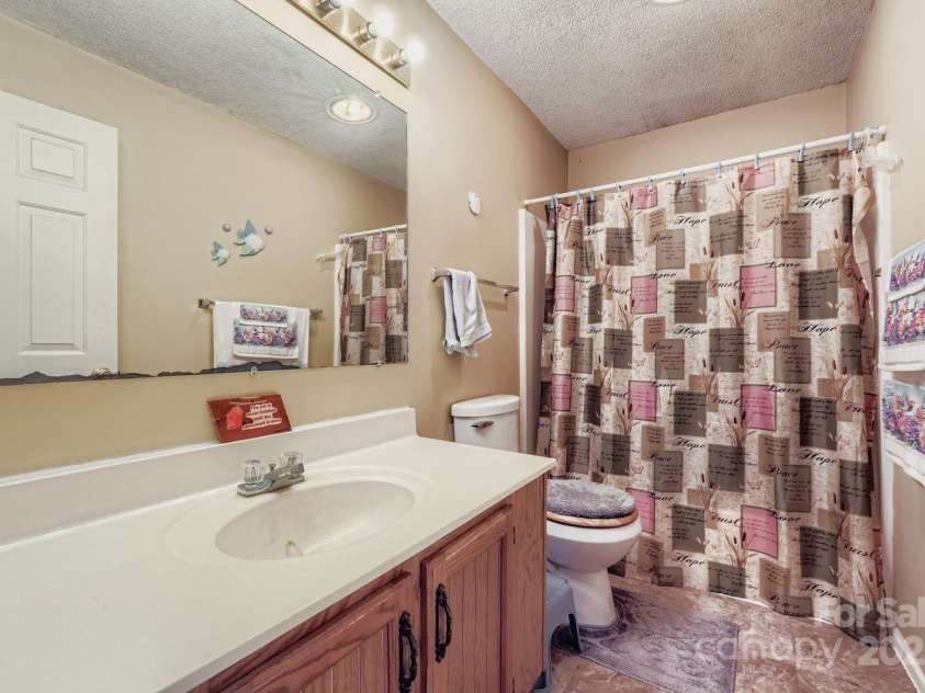 7785 Crestwood Drive, Kannapolis, NC 28081.  MLS# CAR4299268, YatesRealty ID 23589. 